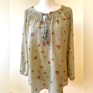 Causal Pale Sky Floral Blouse